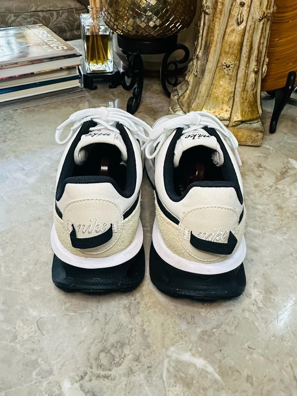 Nike Air Max Pre Day Mens Sneakers Shoes Size 10 Summit White Black DC5331-001